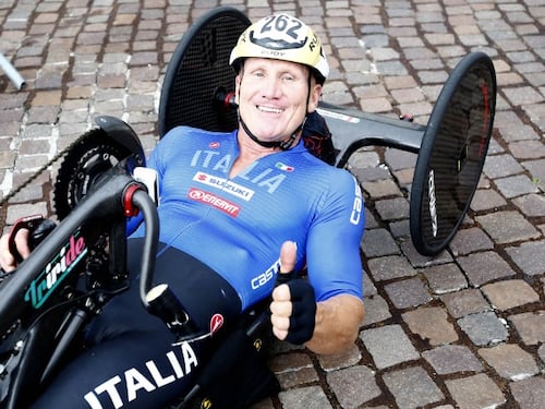 Investito da un Suv mentre si allenava. Paura per il campione di handbike Paolo Cecchetto