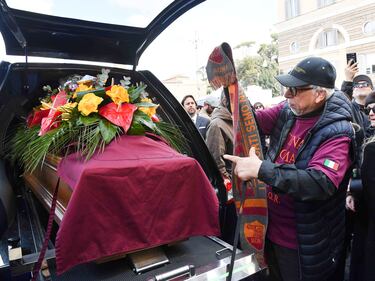 Funerali Antonello Fassari, l'ultimo saluto di parenti e colleghi 7