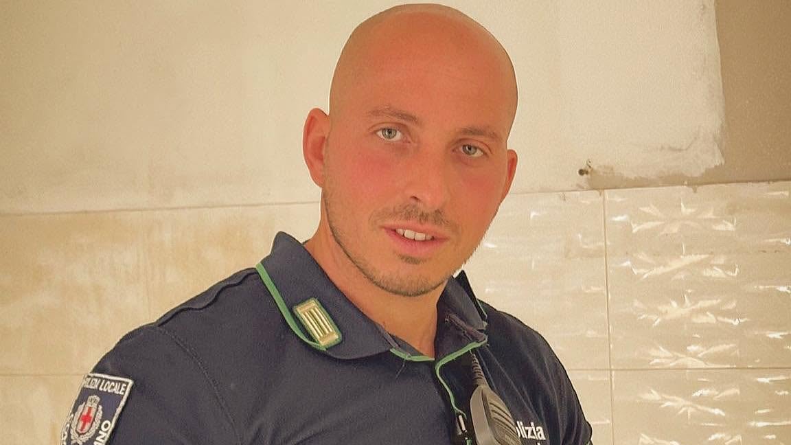 “Non vi presentate ai funerali”. Esplode la rabbia per la morte dell’agente Imprezzabile