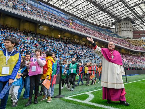 Più di 50.000 cresimandi hanno affollato lo stadio