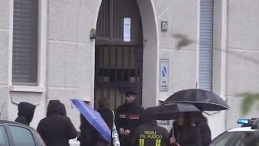 Incendio sui Navigli: fiamme partite da monopattino in carica