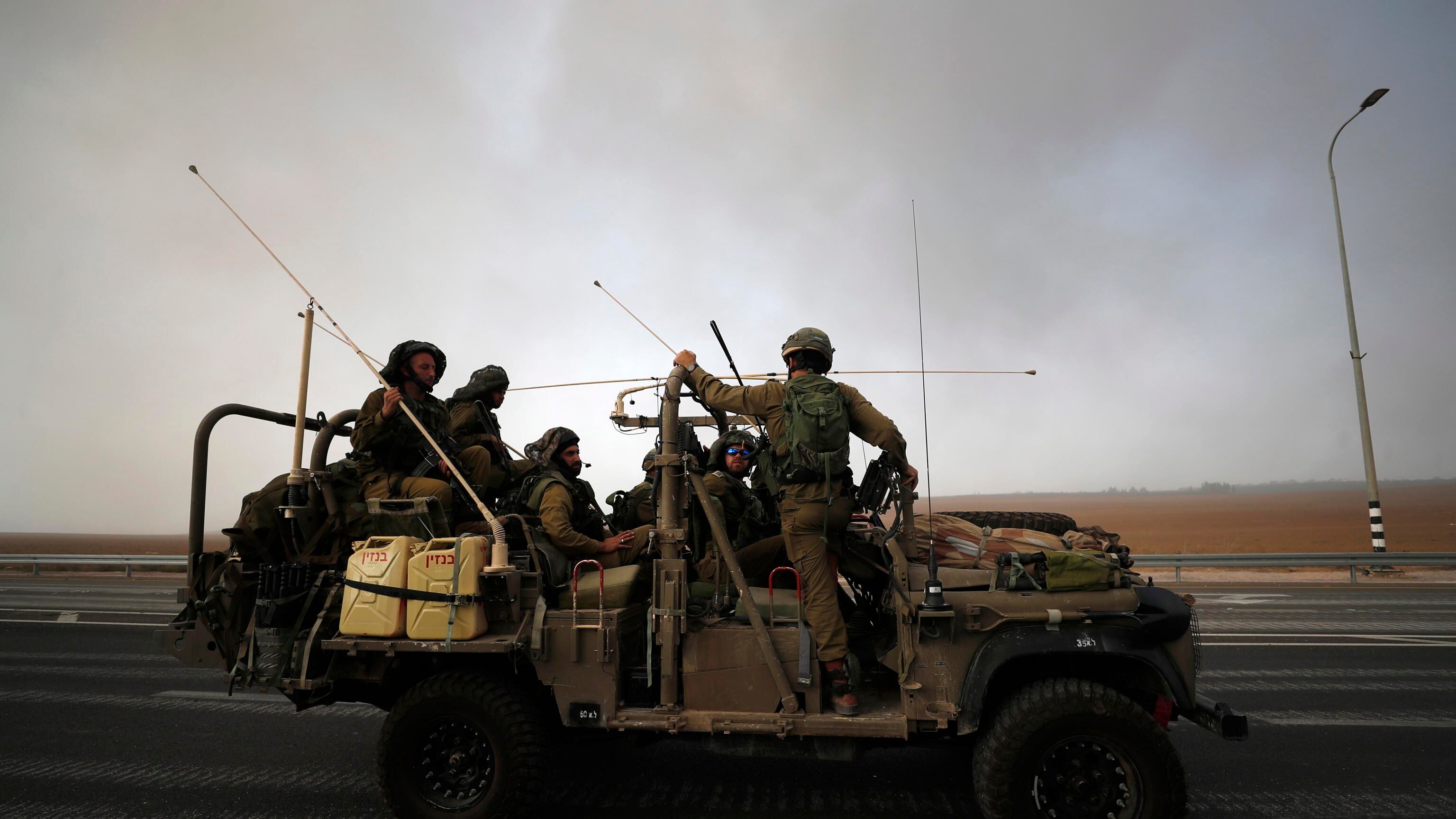 A Gaza raid a tappeto. In arrivo la fila di tank. Le azioni di forza per liberare i kibbutz. Oltre 700 le vittime
