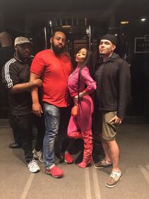 Nicki Minaj, seno in mostra per i 4 milioni di dischi 18