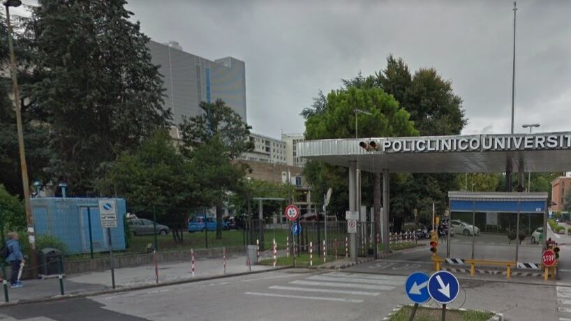 Padova, sorpreso in parcheggio ospedale, straniero attacca militari