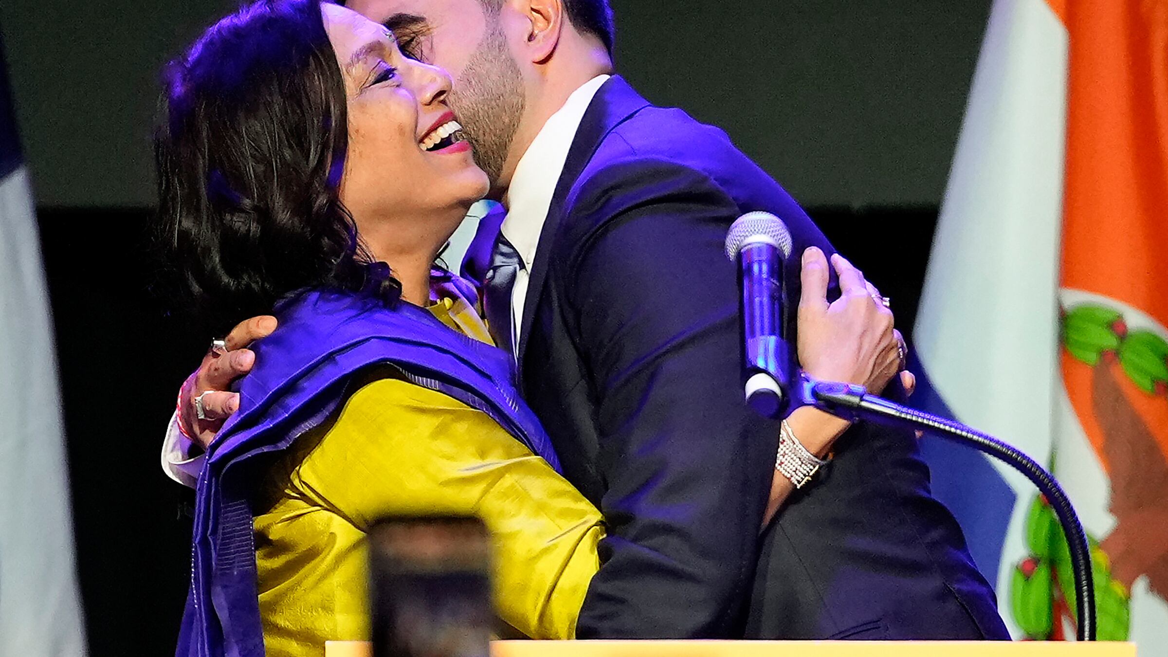 Caso Epstein, nei documenti spunta anche la madre di Mamdani