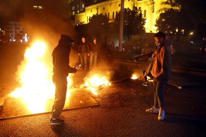 Libano, continuano le proteste a Beirut 4