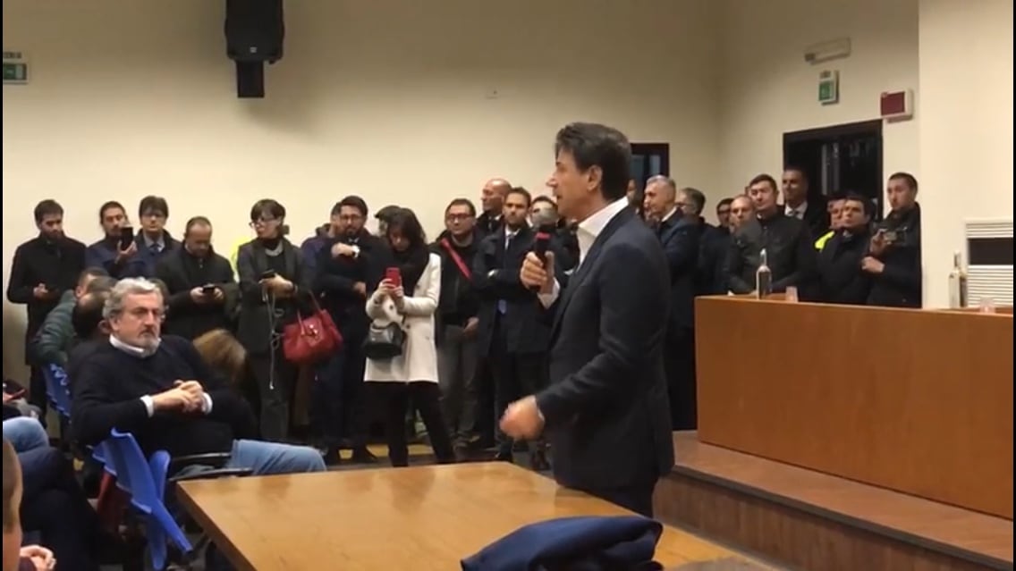 Taranto, il premier in visita nel siderurgico per gli auguri agli operai