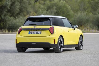 Mini Cooper SE: guarda tutte le foto 18