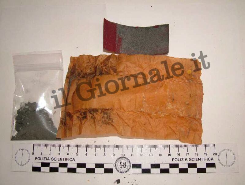 Ecco le bombe artigianali trovate dagli artificieri in Italia 6