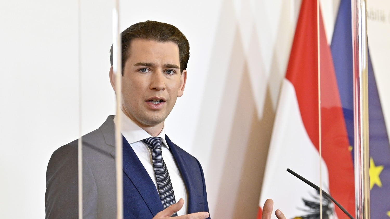 Il modello austriaco in difesa del Cenone: lockdown per un mese e tamponi di massa
