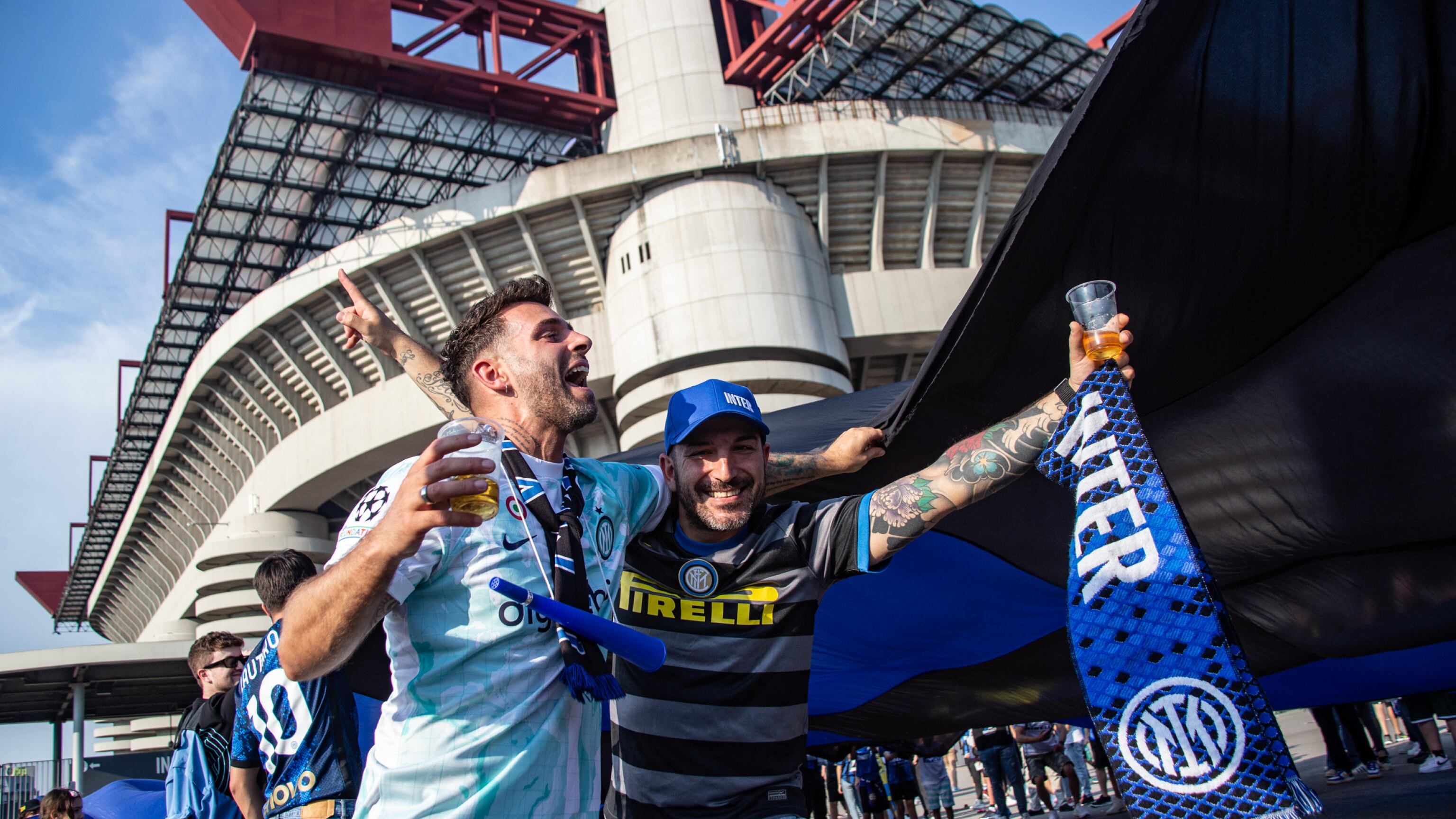 La parola d’ordine è orgoglio: la notte dei tifosi interisti a Milano