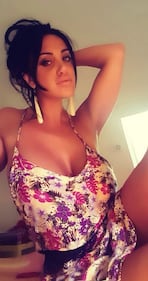 Marika Fruscio sensuale in auto 17