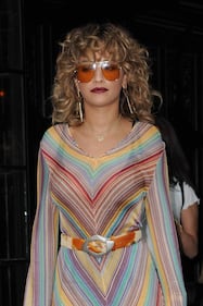 Rita Ora sexy in reggiseno 12