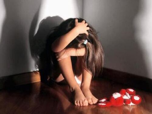 Roma, escort sfugge a stupro e rimane sospesa a 10 metri di altezza