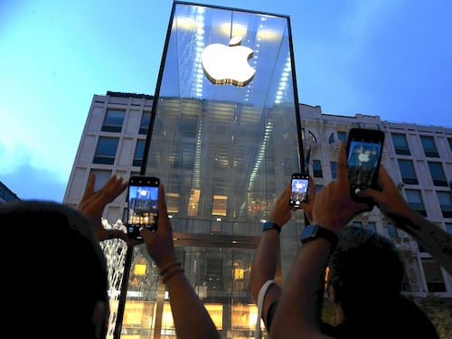 Apple sfonda quota mille miliardi