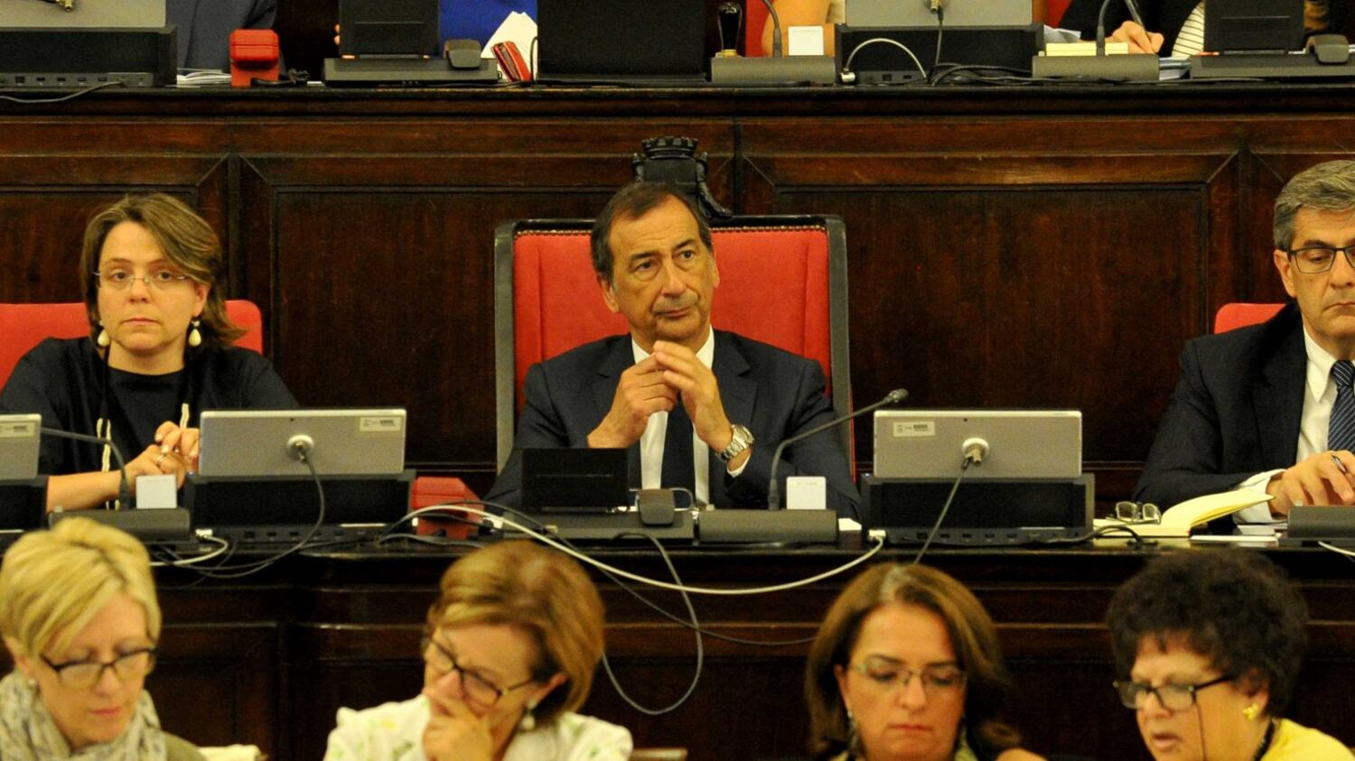 Sala, primo consiglio comunale con bagarre sull'ineleggiblità