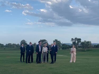G7, i leader riuniti per la foto di gruppo 7