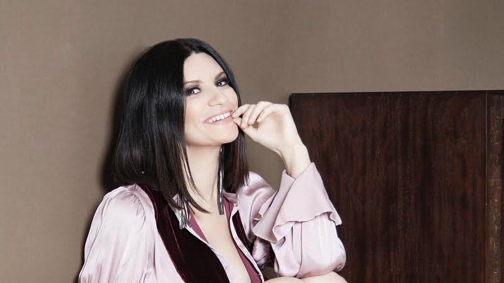 Laura Pausini sexy su Instagram: "Da quando curano la mia immagine sono meno cesso"