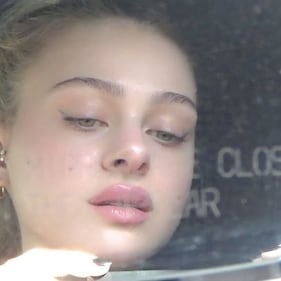 Nicole Anne Peltz manda in tilt i follower su Instagram 9