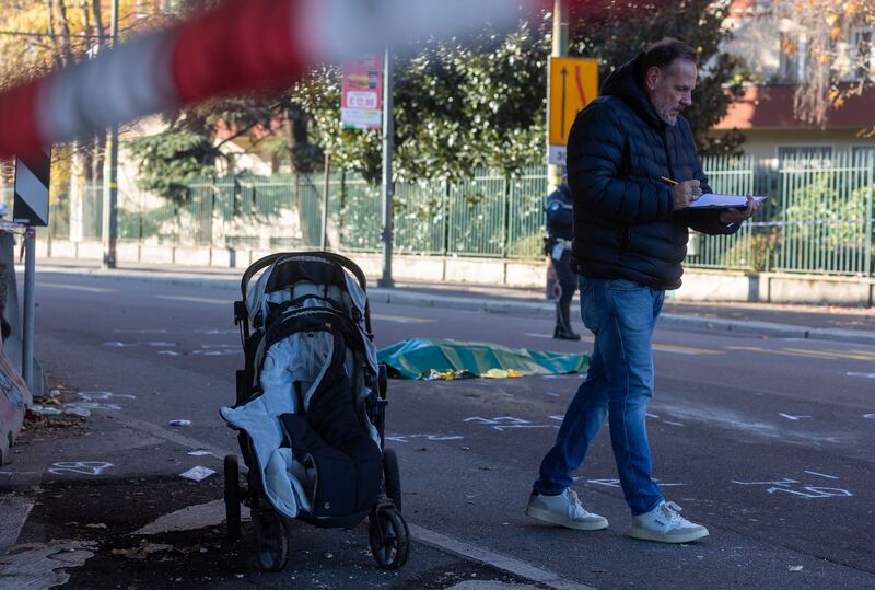   Milano, tir travolge mamma a passeggio con i suoi bambini. Le immagini dell'incidente 1