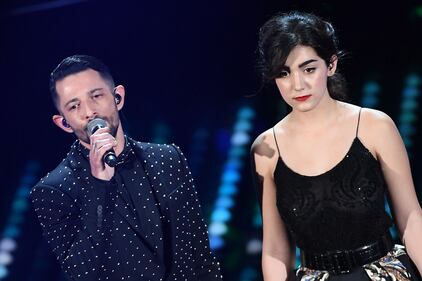 Sanremo 2017, gli outfit sexy della seconda serata 4