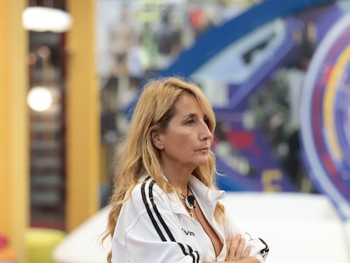 "Il latte fa diventare sordi". Jo Squillo non la smette con le fake news?