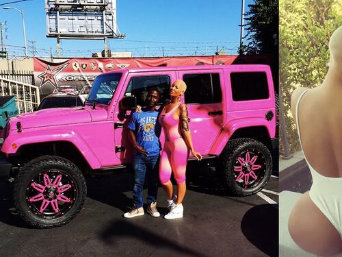 Amber Rose tra auto rosa e lato B su Instagram