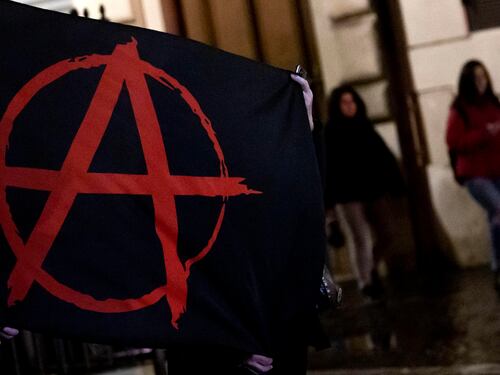 "Sarà colpito a morte davanti alla famiglia". Gli anarchici e il ritorno agli anni bui