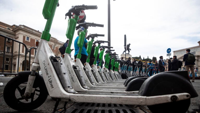 Monopattini? Bene, ora stretta anche sulle ebike