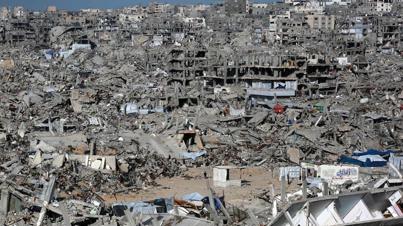 Cisgiordania blindata dopo l’attentato: Netanyahu mantiene la chiusura totale, nuovi raid dei coloni