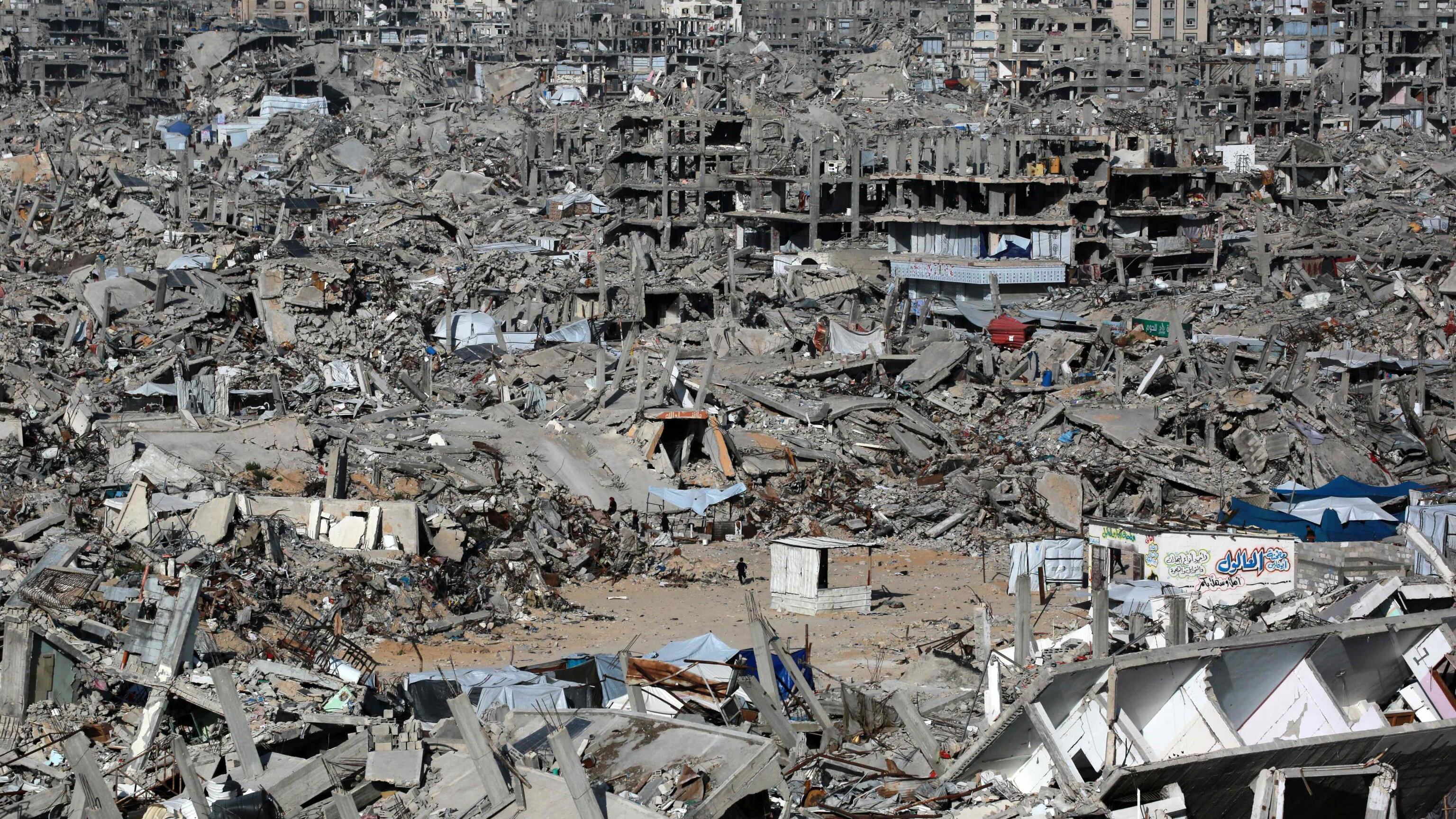 Israele "divide" Gaza. "Pressione per i rapiti". Sos aiuti: "Finito il pane"