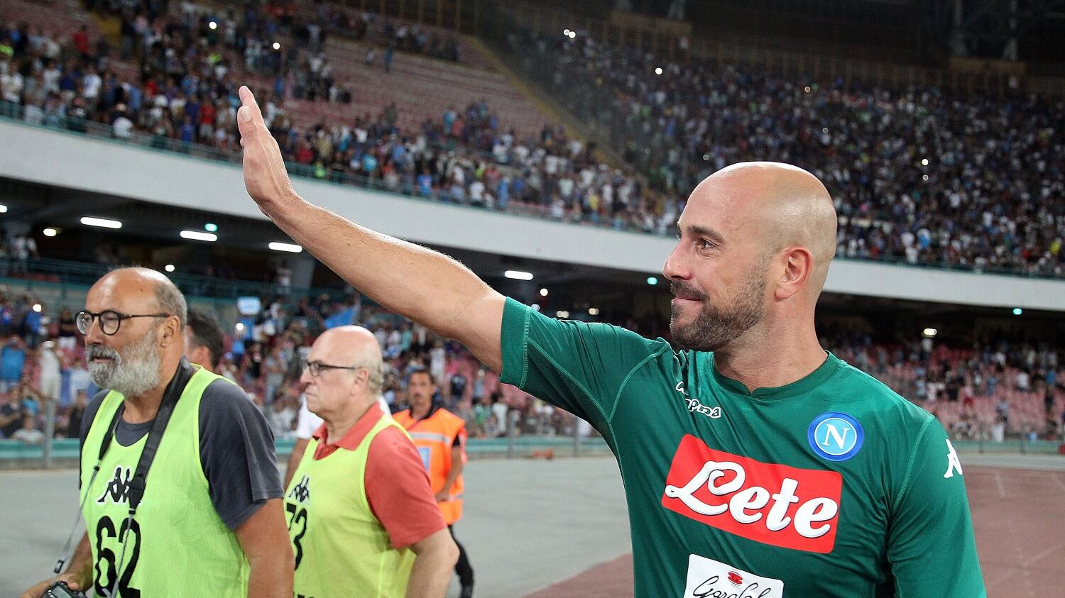 Lady Reina risponde a De Laurentiis: "La critica è l'applauso degli invidiosi"