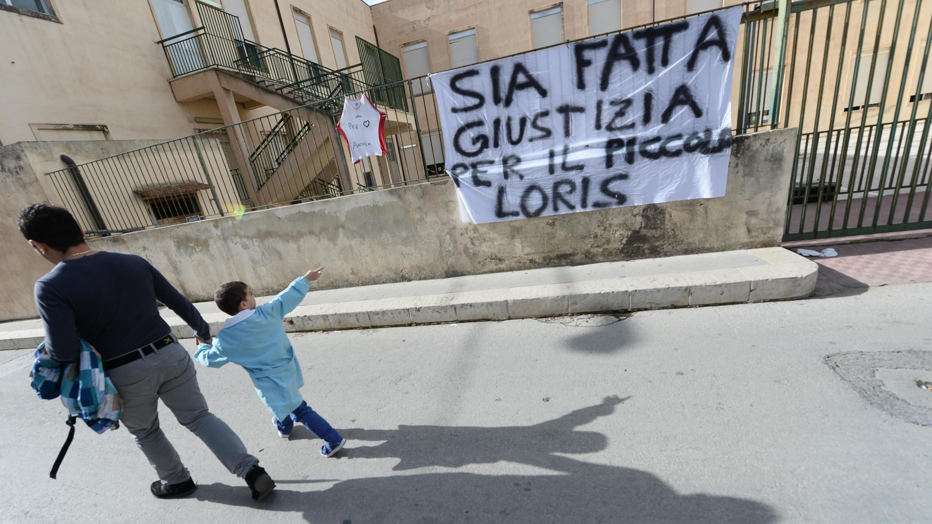 Morte del piccolo Loris. Indagato il cacciatore. Interrogata la mamma