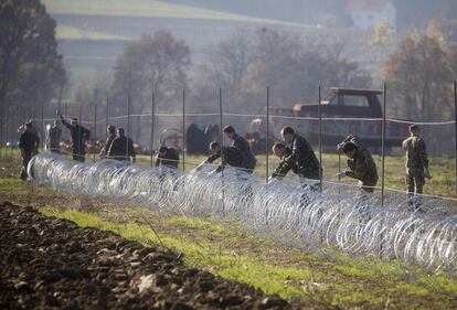 La Slovenia alza il muro 2