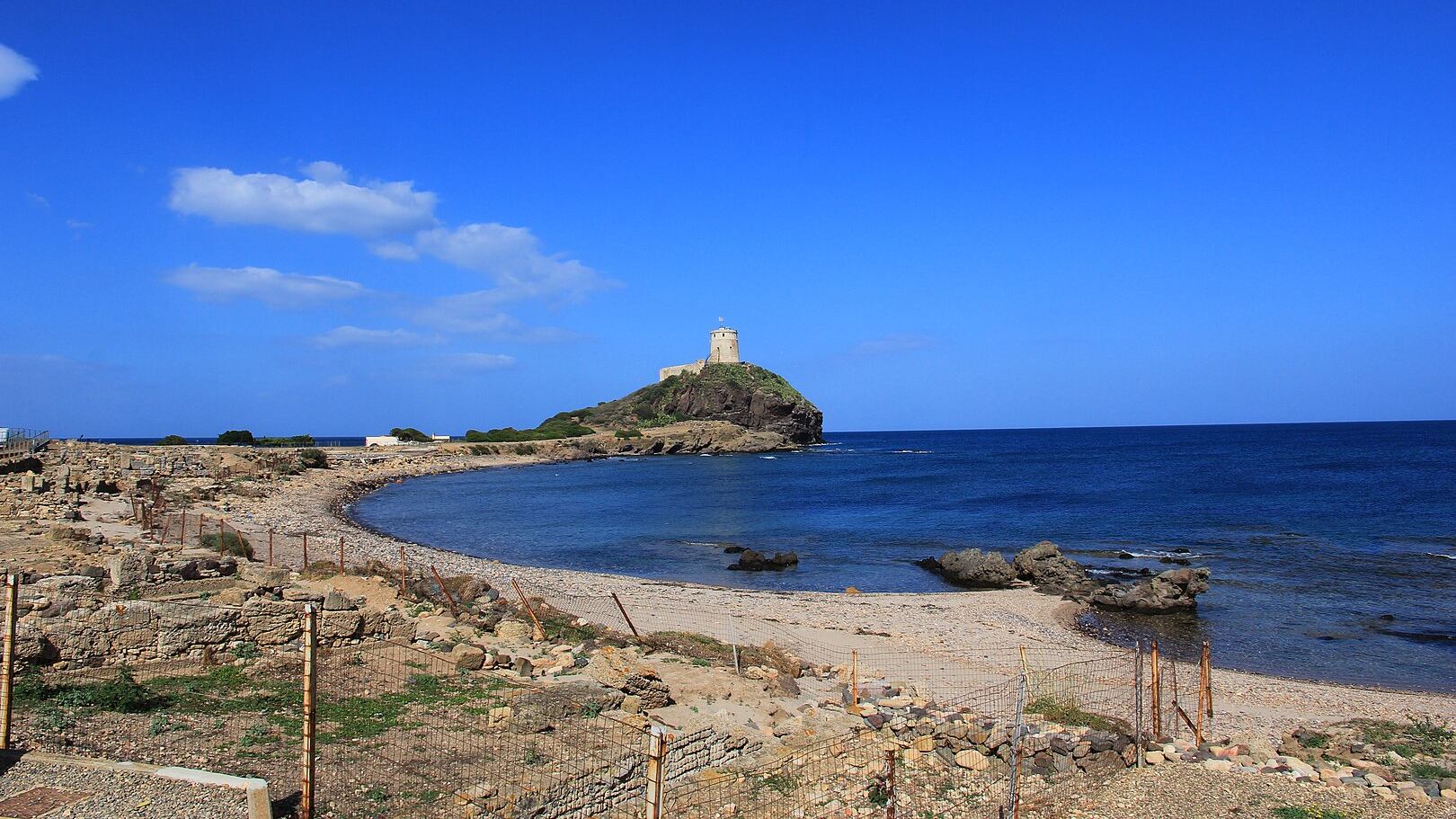 Torre del Coltellazzo e città archeologica di Nora, storia e leggende