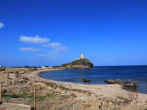 Torre del Coltellazzo e città archeologica di Nora, storia e leggende