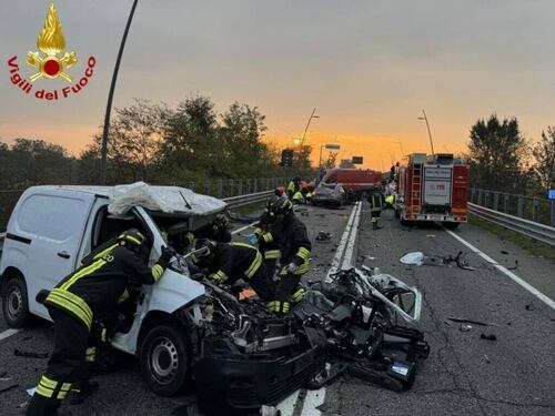 Schianto all'alba sulla tangenziale sud di Bergamo: tre morti e un ferito gravissimo