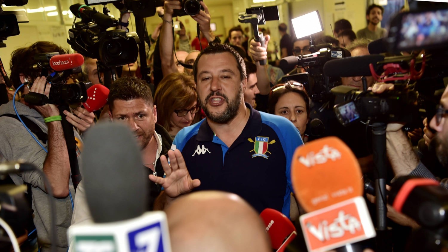 Il ministro rompe l'ennesima tradizione: lascia incustodito il Viminale per il Milan