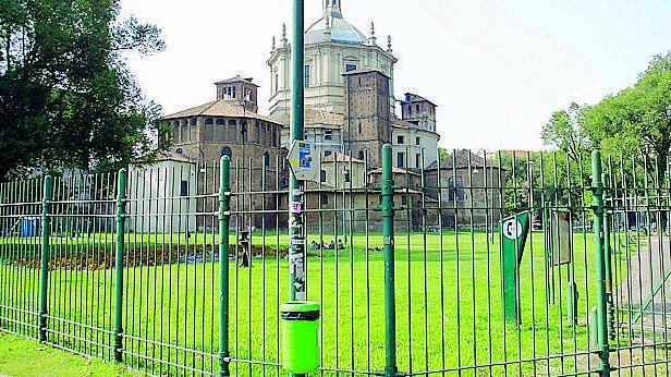 Gli studenti «occupano» il parco delle Basiliche