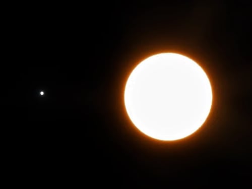 Scoperto un pianeta "a specchio": è il riflettente più luminoso dello spazio