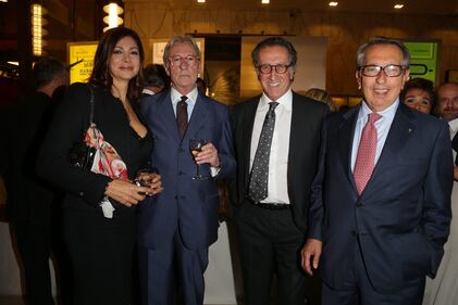 40 anni contro il coro 8