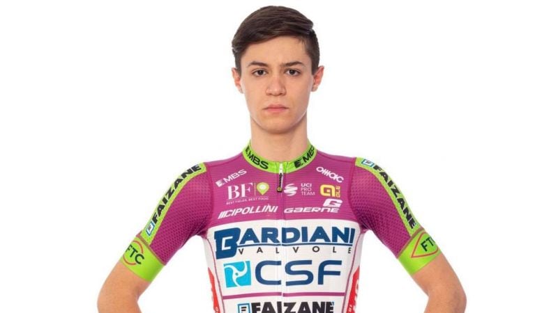 I ciclisti diciottenni in fuga all'estero