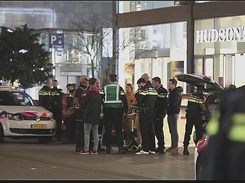 Attentato all'Aia, si cerca un nordafricano