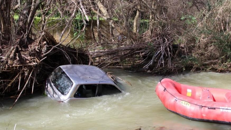 Bimba inghiottita dal torrente E a Fiumicino arriva l'esercito