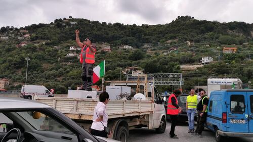 Corteo no pass italo francese alla barriera dell'A10 di Ventimiglia 5