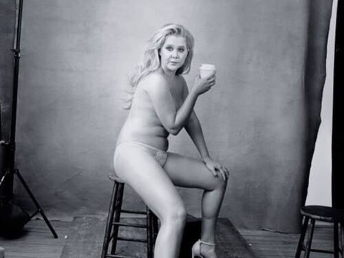 Amy Schumer, curvy col sorriso: foto