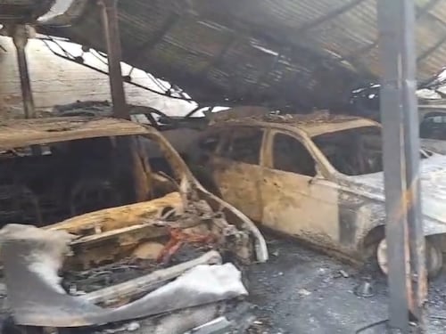 Auto in fiamme nel commissariato: "Violenza che sfocia in aggressioni"