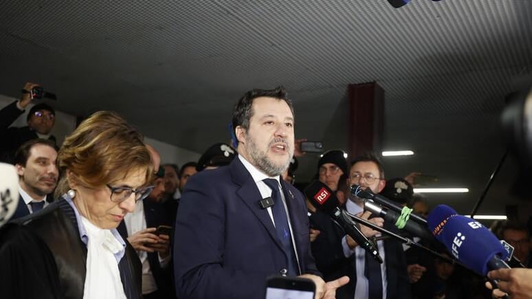 "C’è un complotto contro chi difende i confini. Più soldi agli agenti"