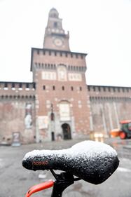 Arriva il maltempo: ecco la città di Milano imbiancata  5