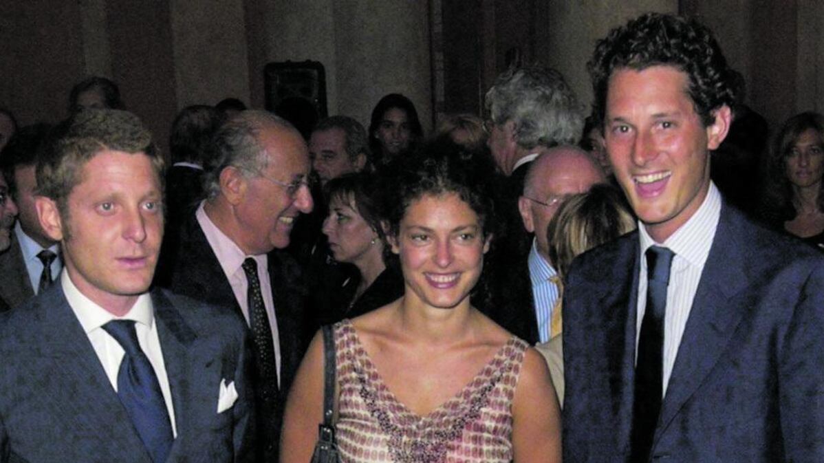 Elkann e il nonno. Disastri di famiglia